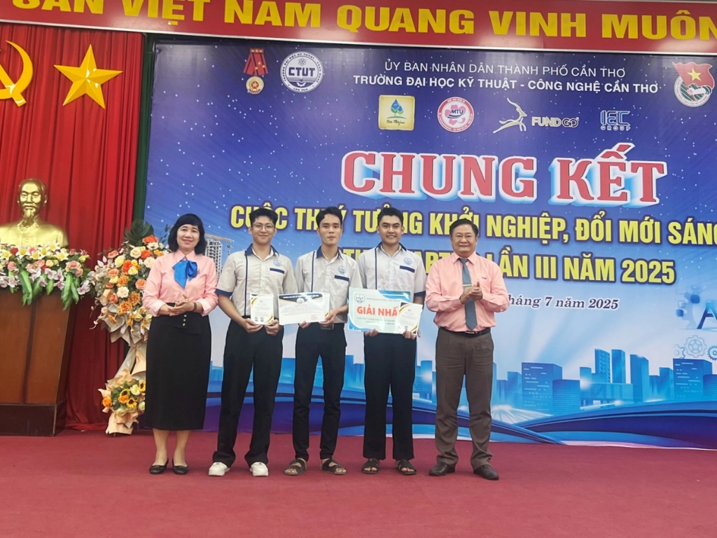 21 đề tài, 15 dự án vào chung kết – 12 giải thưởng được trao