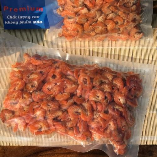 Ăn tôm với vitamin C có bị ngộ độc không?