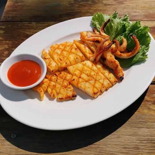 Mực một nắng rim me