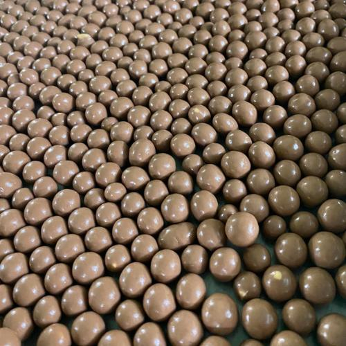 Bí Quyết Giữ Chocolate Hạnh Nhân Giòn Lâu, Không Bị Chảy Nước