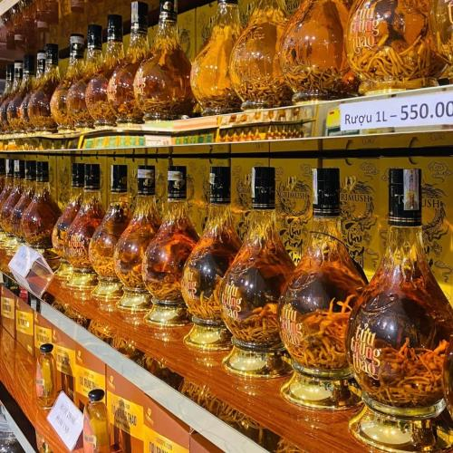 5. Ngâm rượu đông trùng