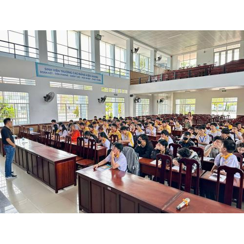 Hành Trang Sinh Viên Cần Có Trong Thời Đại Số