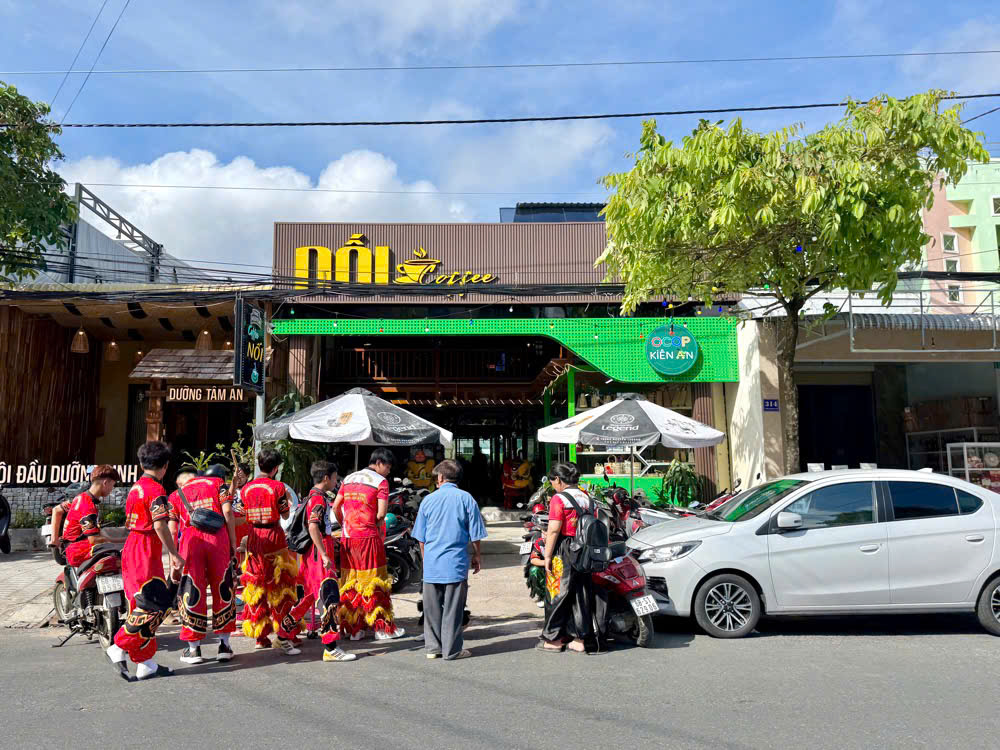 Sự kết hợp giữa mô hình cà phê và cửa hàng OCOP