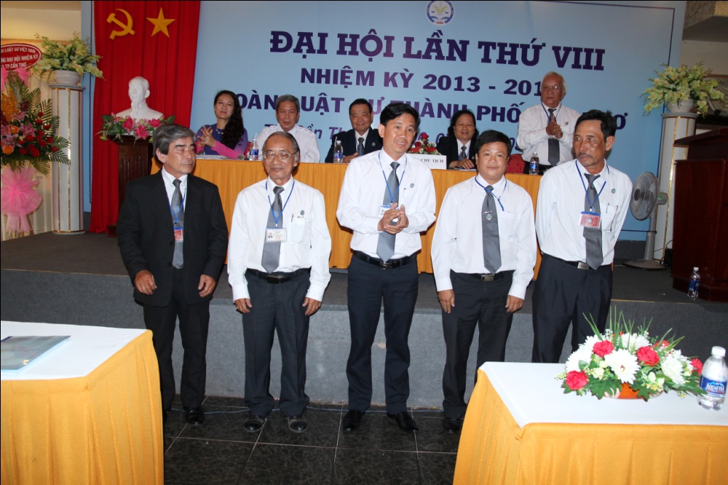 Bào chữa viên: Những viên gạch đầu tiên