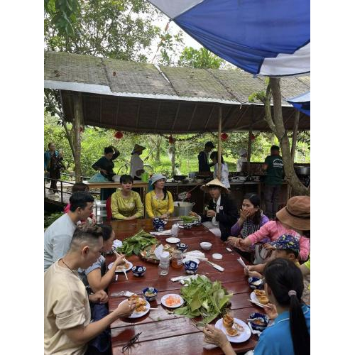 Buffet Bánh Cống & Bánh Bèo Đậm Chất Miền Tây Tại Khu Du Lịch Tuấn Tường