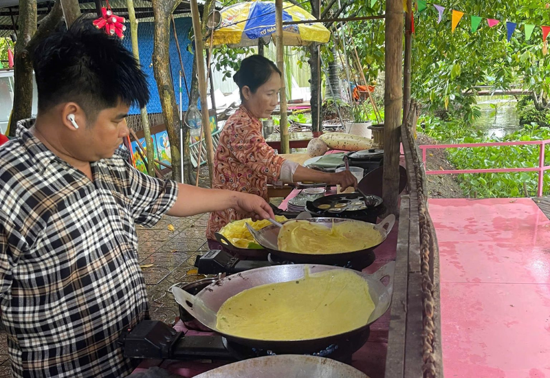 Đặc điểm của món bánh xèo miền Tây để phân biệt với bánh xèo miền Trung