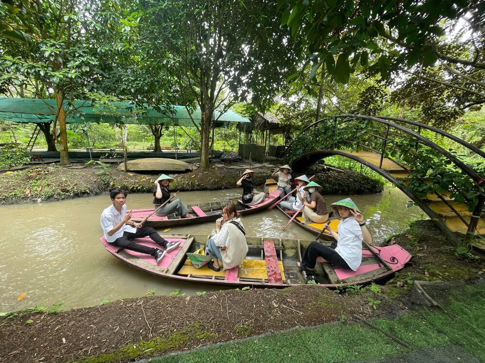 Chèo xuồng ba lá