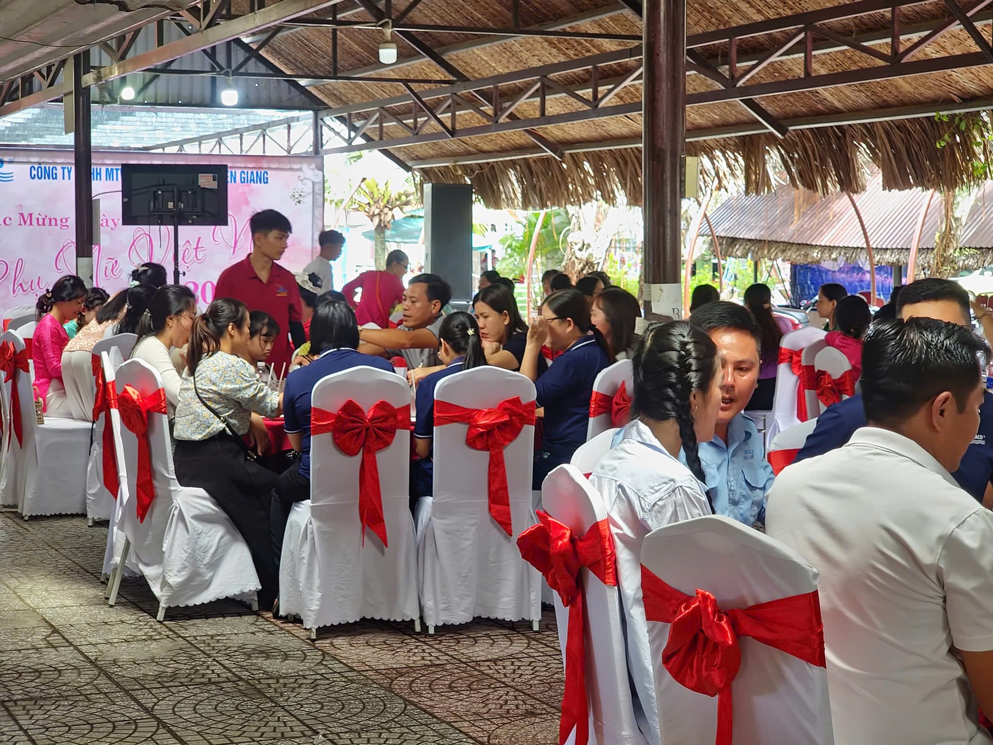 Đón tiếp niềm nở – Niềm vui bắt đầu