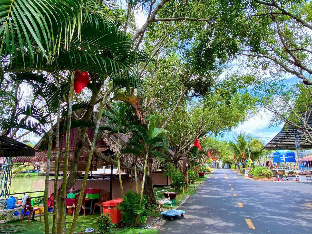 Hồn quê không nằm ở hình thức bề ngoài