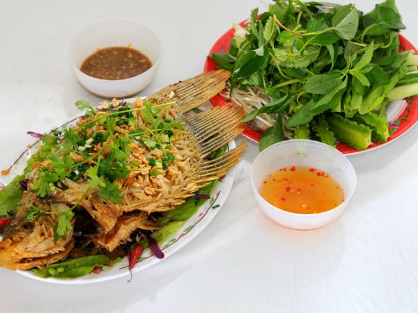 Cá tai tượng chiên xù