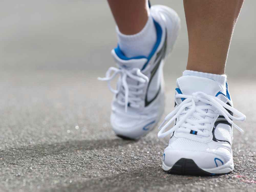 Đầu tư một đôi giày thể thao chất lượng
