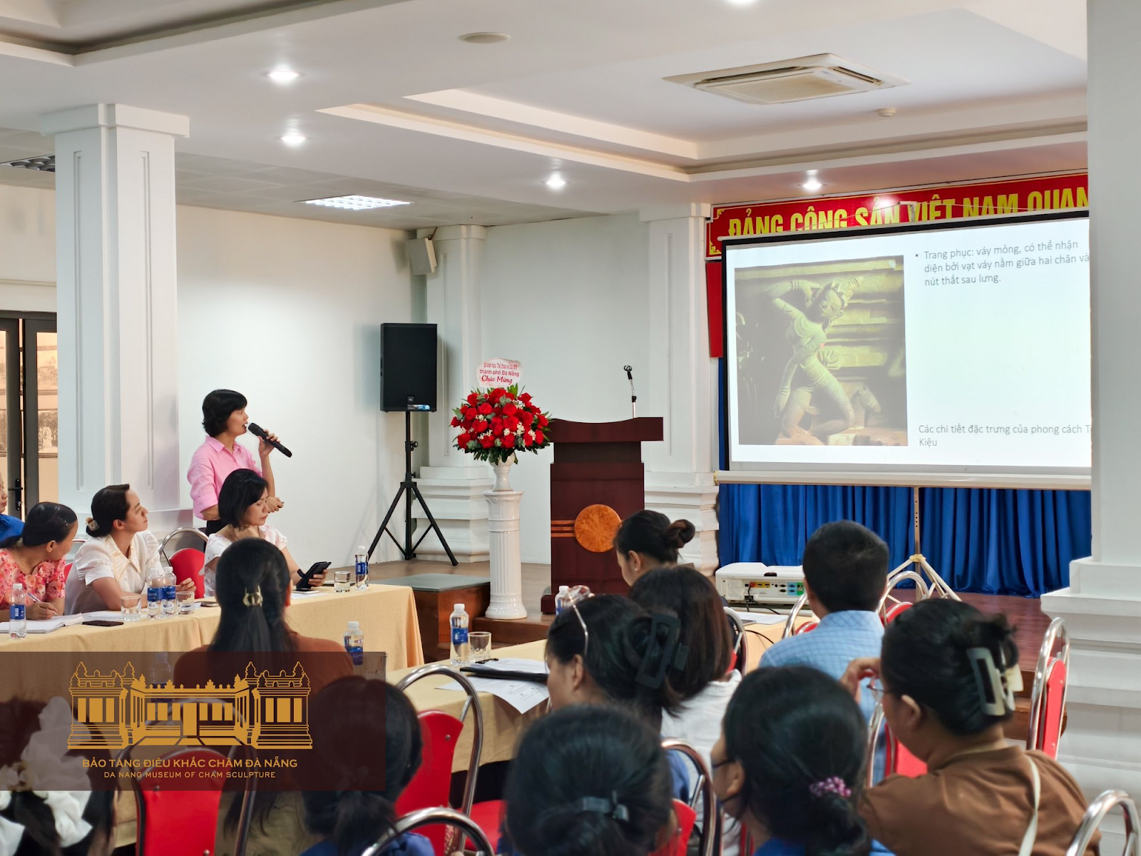 Bối cảnh của buổi nói chuyện chuyên đề