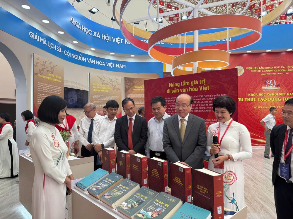 Quá trình khai mạc tại triển lãm