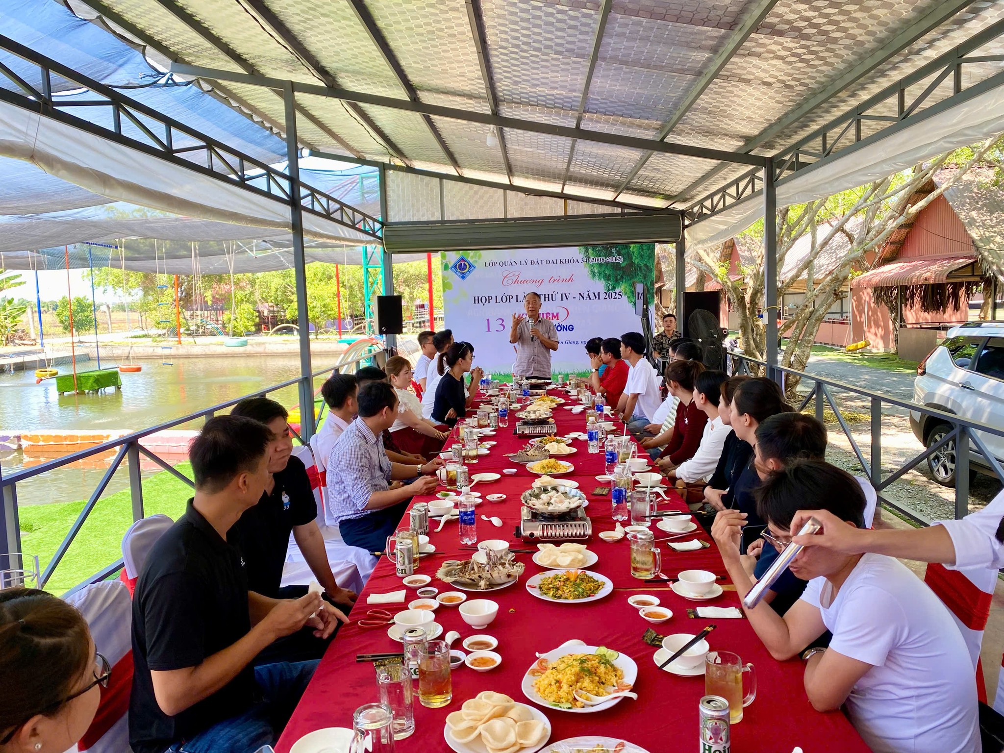 Cơ sở ăn uống tiện nghi, thuận tiện cho đoàn đông