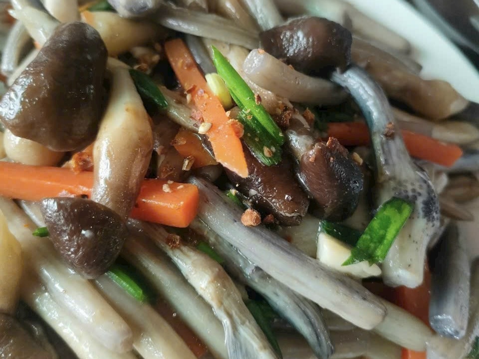 Gỏi ngó sen nấm mối (thay cho thịt)