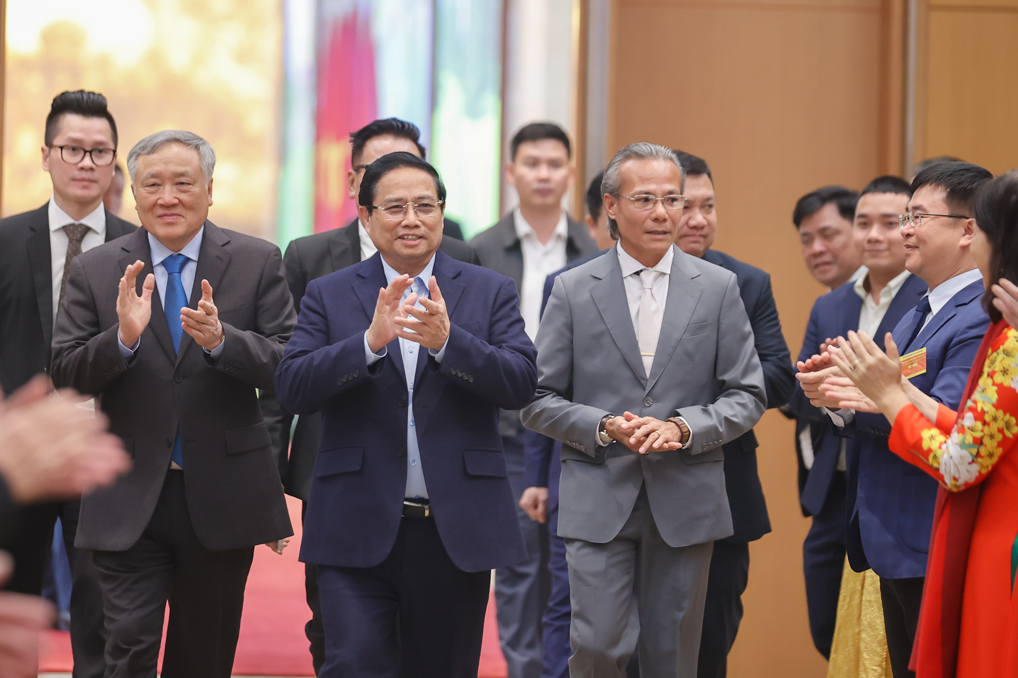 Thủ tướng chỉ rõ loạt thách thức cần tháo gỡ để thúc đẩy phục hồi kinh tế