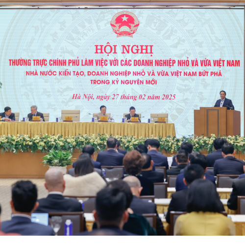 Thủ Tướng: Ổn Định Lãi Suất, Hỗ Trợ Doanh Nghiệp Nhỏ Vươn Lên Lớn Mạnh
