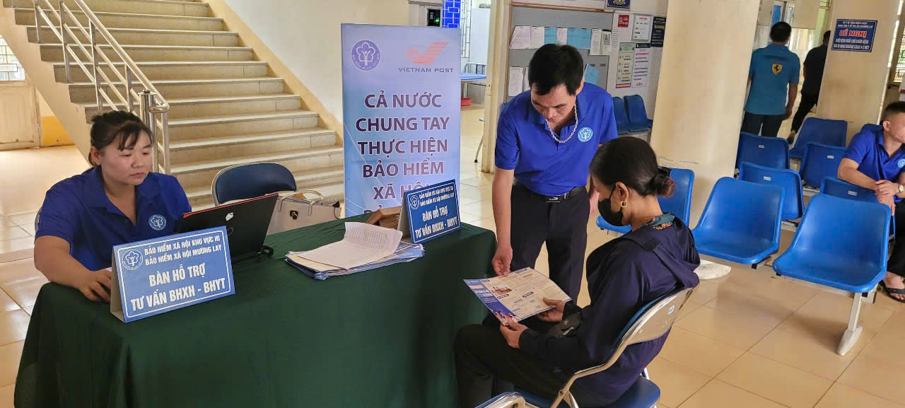 BHXH đẩy mạnh tuyên truyền BHYT và BHXH tự nguyện, hỗ trợ tra cứu thẻ ngay tại cơ sở y tế