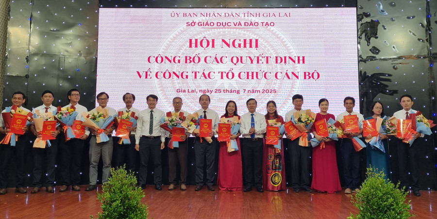 Gia Lai bổ nhiệm 326 cán bộ quản lý ngành giáo dục theo quyết định mới