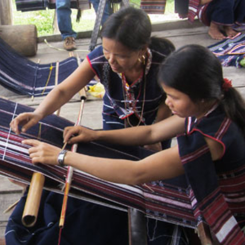Làng Đệt Thổ Cẩm Glar