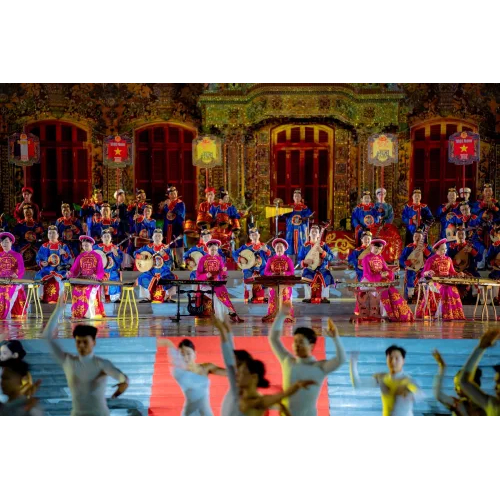 Điện Kiến Trung lung linh trong đêm khai mạc Festival Huế