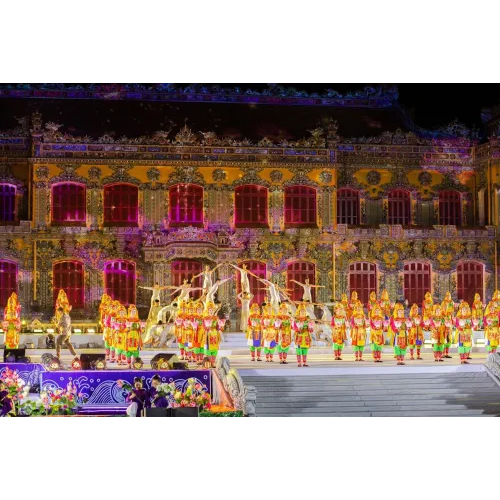 Điện Kiến Trung lung linh trong đêm khai mạc Festival Huế