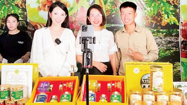 Hưng Yên đẩy mạnh chuyển đổi số, thương mại điện tử bứt ph