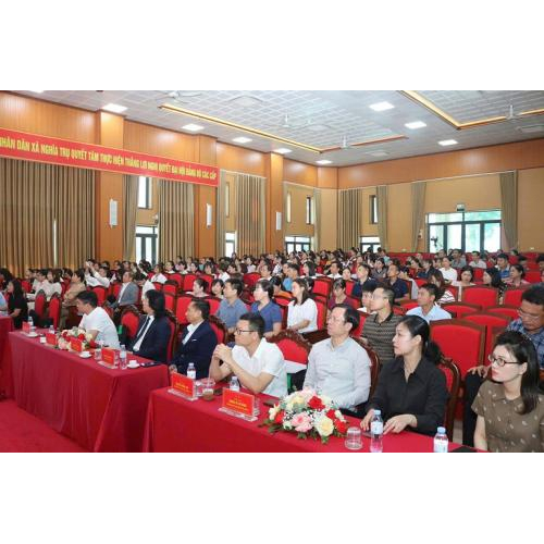 Khai giảng “Khóa đào tạo bình dân học vụ dữ liệu về AI và chuyển đổi số” tại Nghĩa Trụ