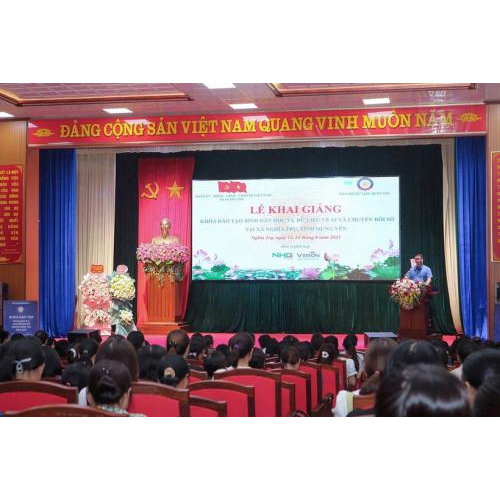 Khai giảng “Khóa đào tạo bình dân học vụ dữ liệu về AI và chuyển đổi số” tại Nghĩa Trụ