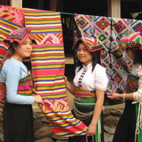 Làng Nghề Dệt Thổ Cẩm Của Người Thái