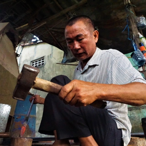 Làng nghề rèn truyền thống
