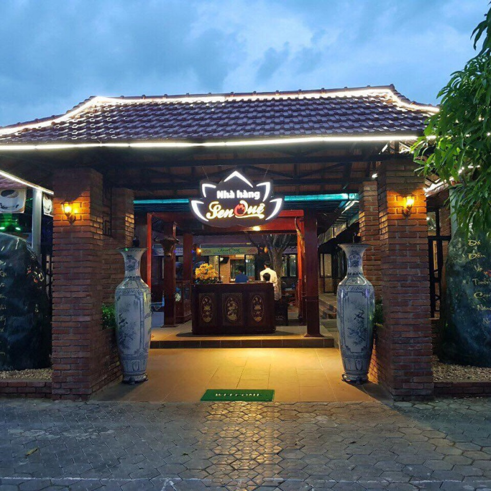 Nhà Hàng Sen Quê