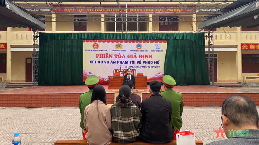 Trường THPT Đô Lương 3 đưa pháp luật và kỹ năng sống vào bài học thực tế
