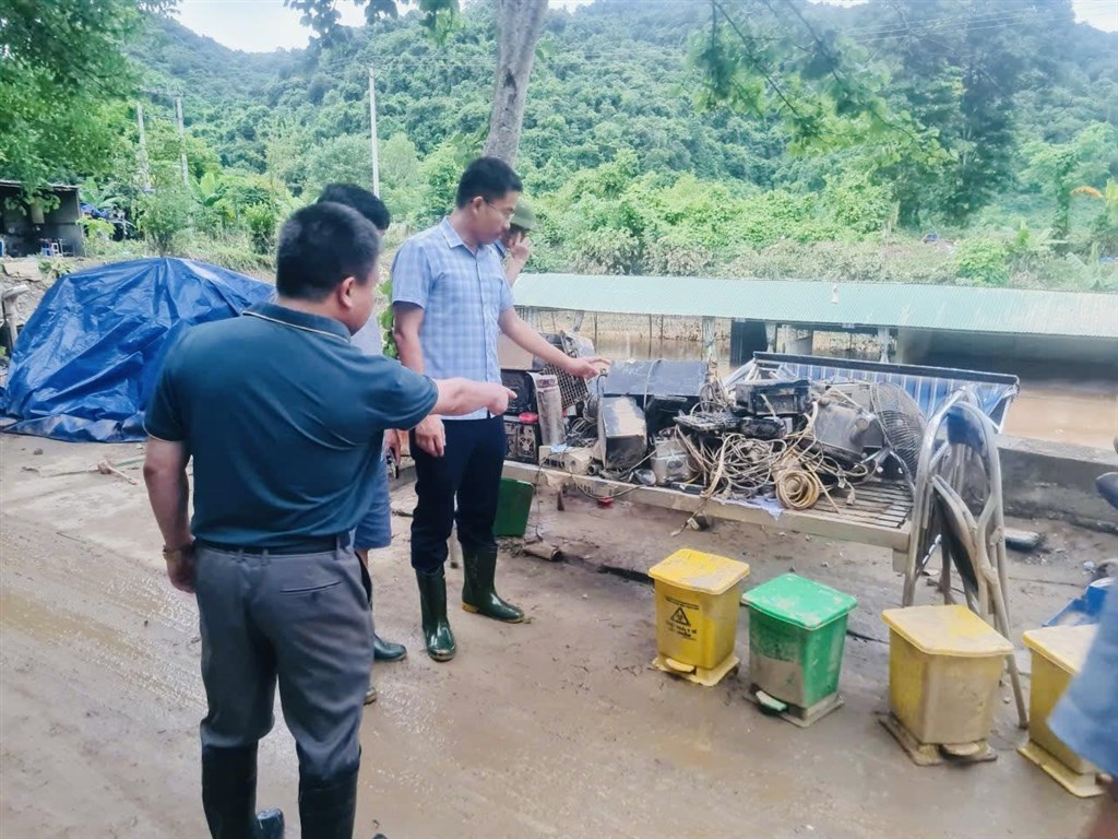 Ngành Y tế Nghệ An hỗ trợ khắc phục sau bão lũ, phòng chống dịch bệnh và bảo đảm nước sạch cho người dân