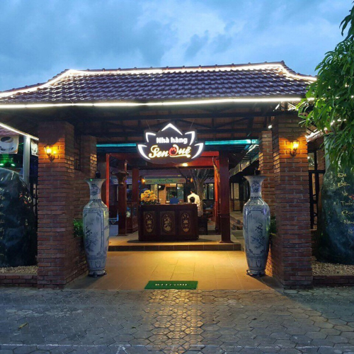 Nhà Hàng Sen Quê