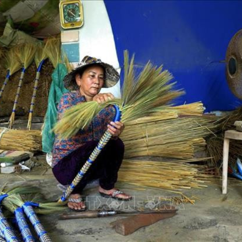 Làng Nghề Sản Xuất Chổi Đót Xã Phổ Phong