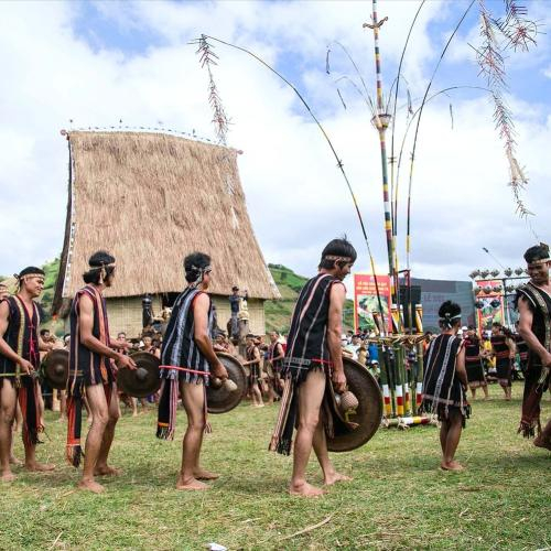 Lễ Hội Cồng Chiêng Tây Nguyên