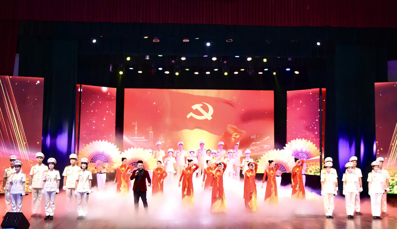 Chương trình nghệ thuật “Công an Thanh Hóa - Vang mãi bản hùng ca”