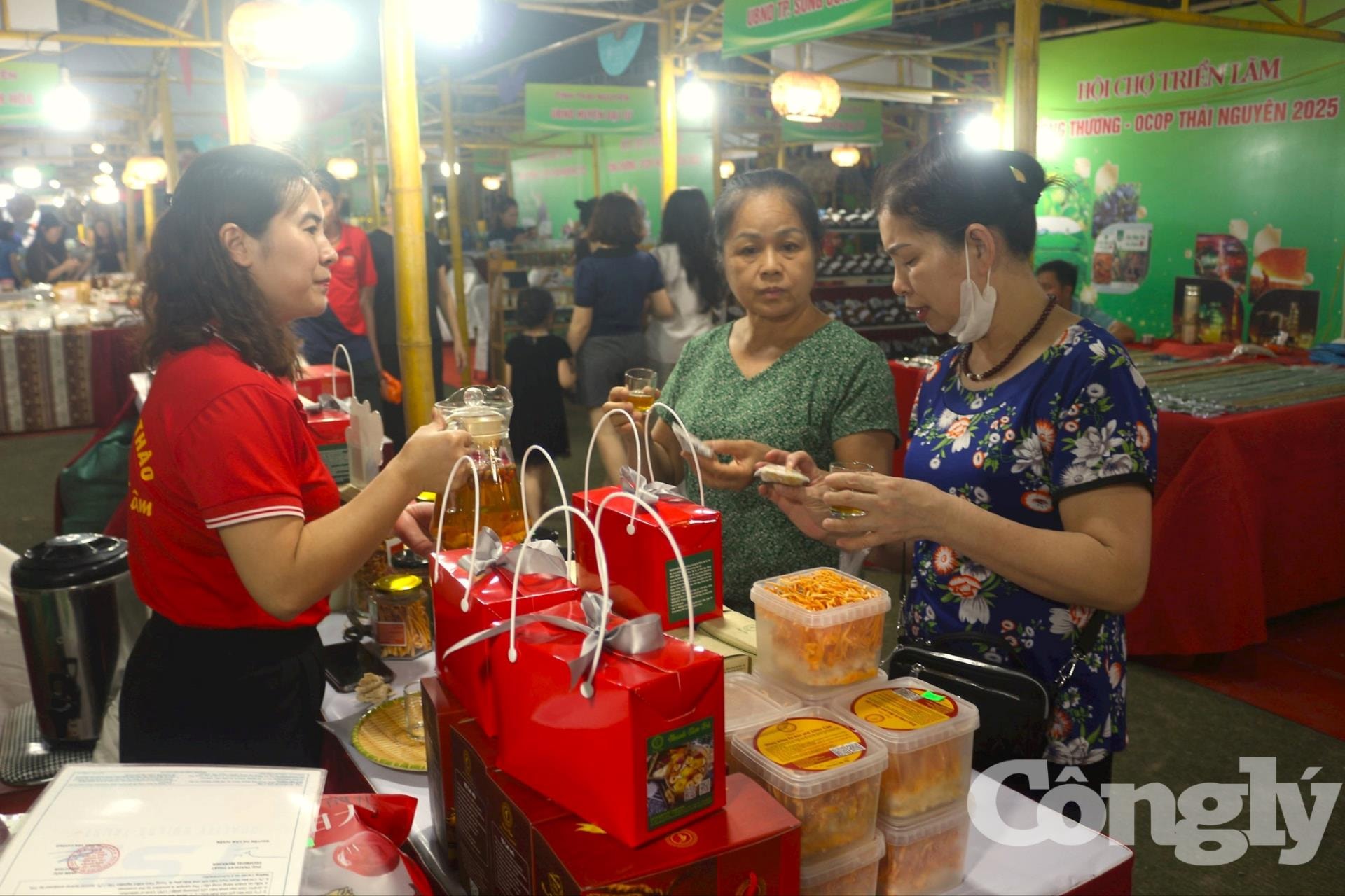 Khai mạc Hội chợ Triển lãm Công Thương – OCOP Thái Nguyên 2025 với hơn 200 gian hàng
