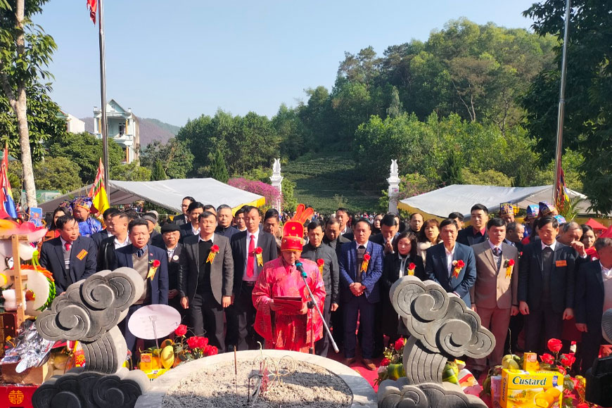 Lịch sử và truyền thống của Lễ hội Núi Văn – Núi Võ