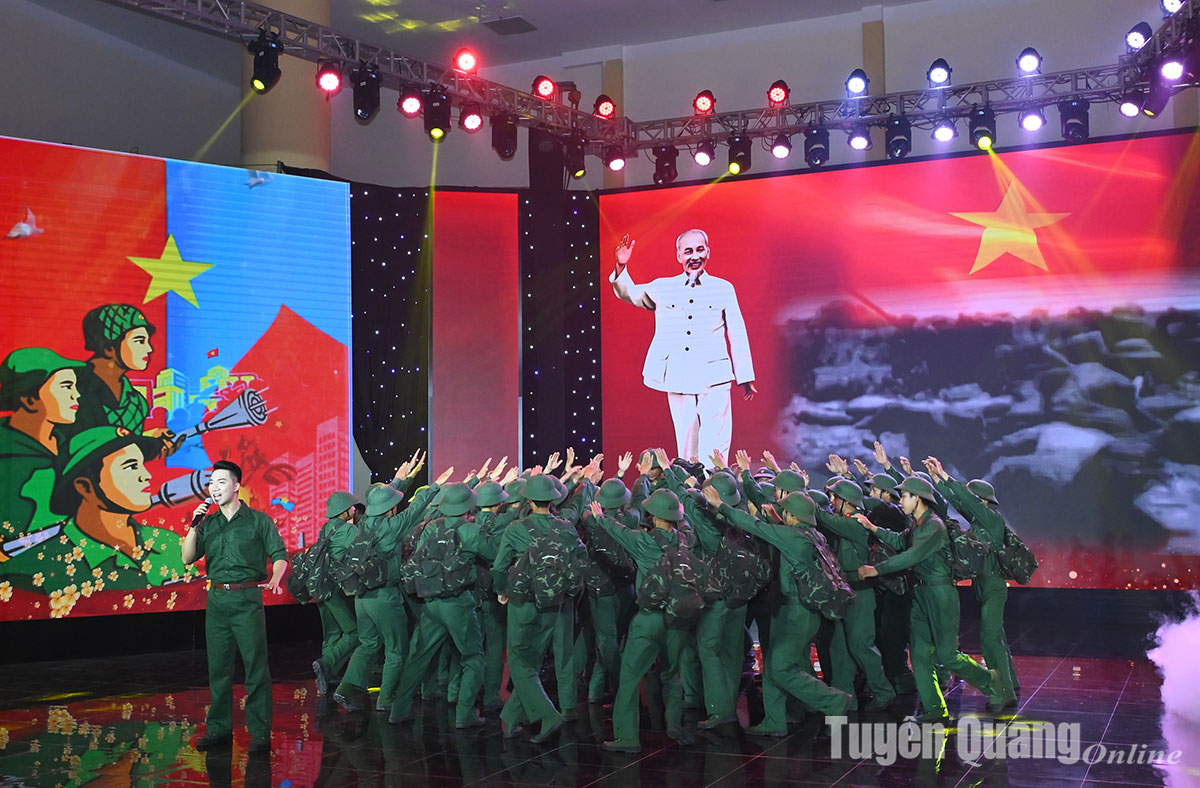 Chương trình chính luận nghệ thuật Tuyên Quang âm vang bài ca thống nhất