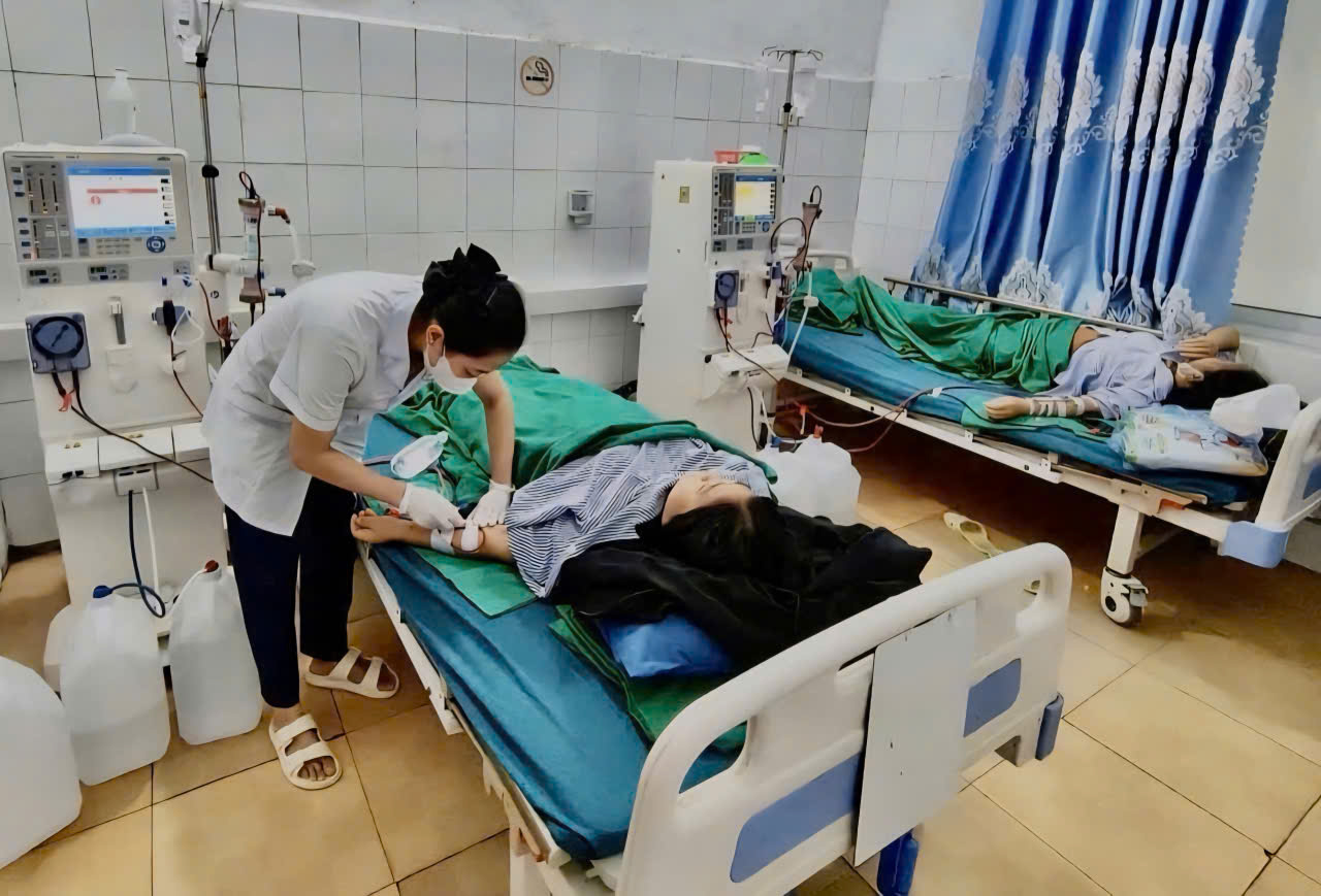 BVĐKKV Mèo Vạc triển khai kỹ thuật thận nhân tạo: Bước ngoặt cứu sống người bệnh suy thận vùng cao