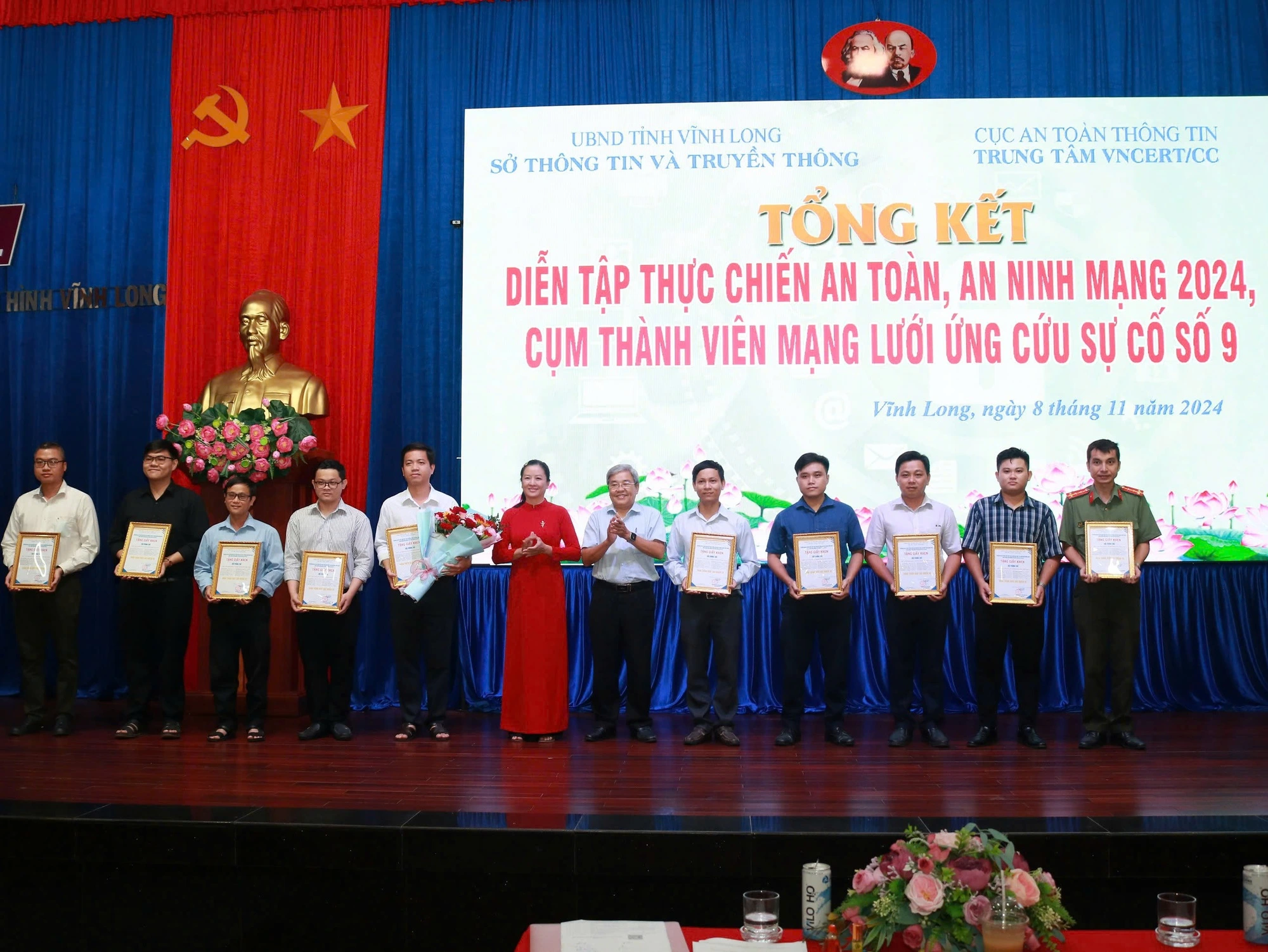 100% trường học thu học phí không sử dụng tiền mặt