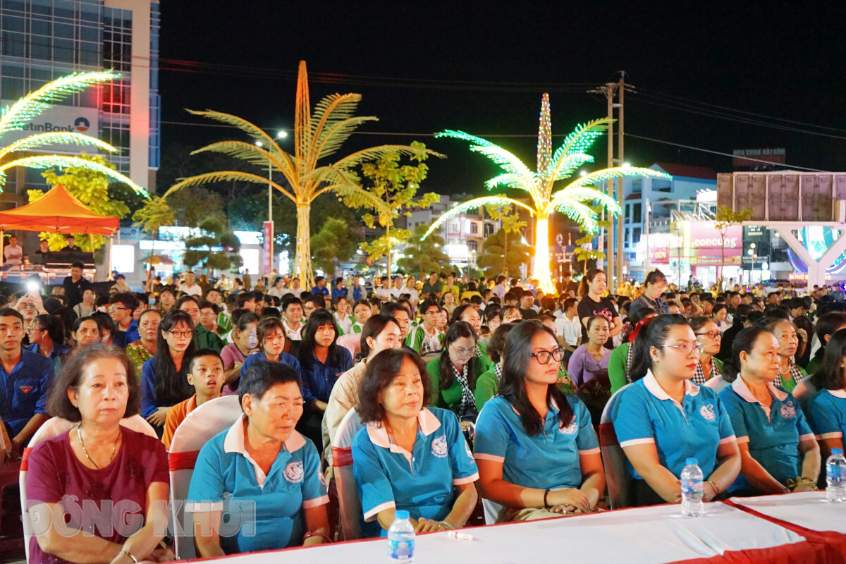 Chương trình nghệ thuật "Hồ Chí Minh - đẹp nhất tên Người"
