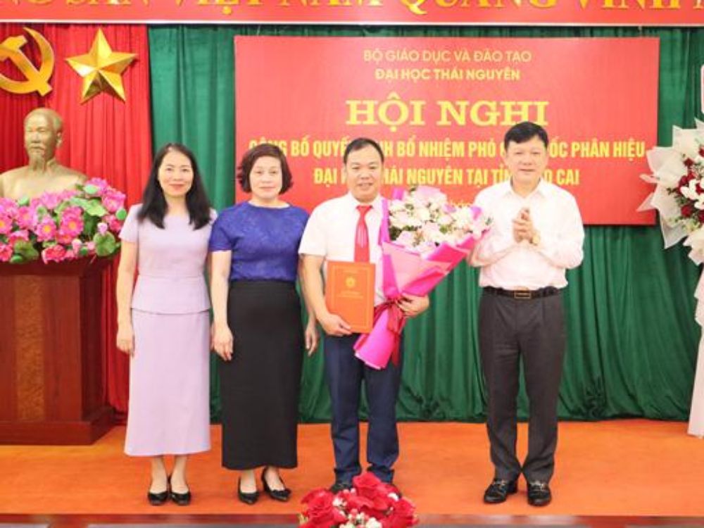 Phân hiệu đại học Thái Nguyên tại tỉnh Lào Cai công bố quyết định bổ nhiệm phó giám đốc