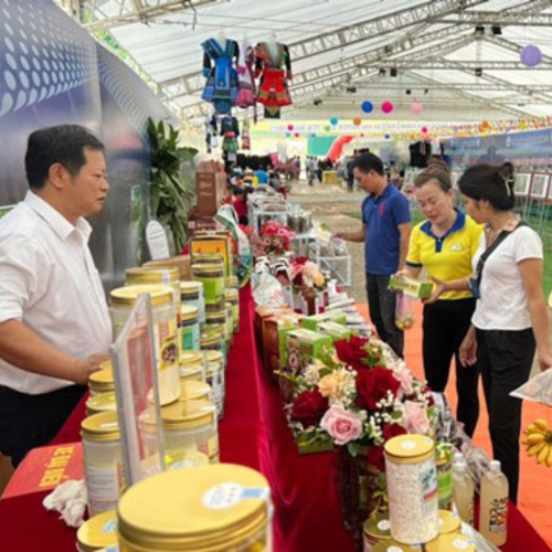 Lào Cai Lập Trung Tâm Xúc Tiến, Đầu Tư Thương Mại