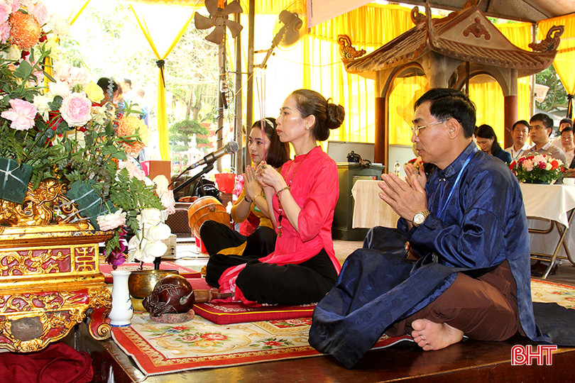 Lễ giỗ thánh mẫu Liễu Hạnh tại đền Chợ Củi