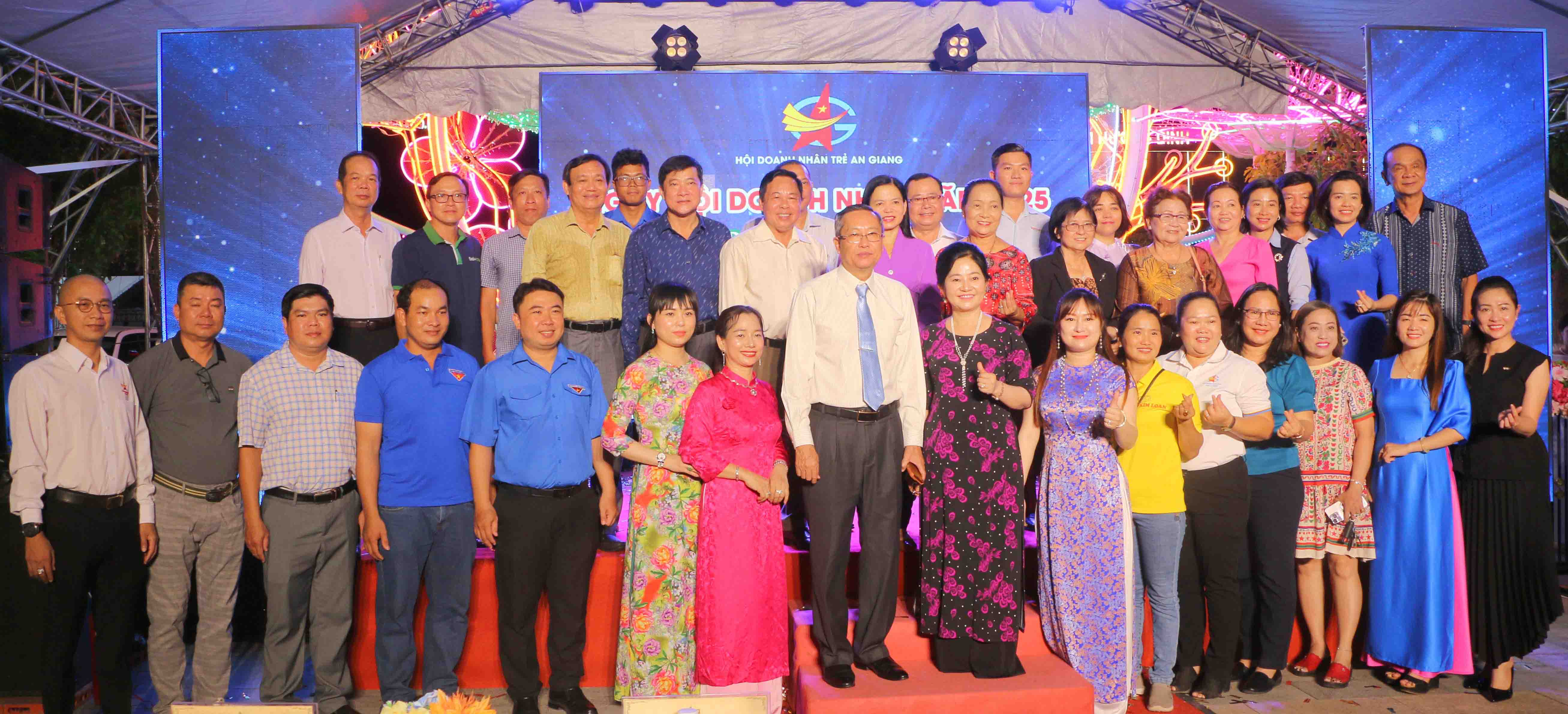 Tôn vinh & lan tỏa tinh thần khởi nghiệp
