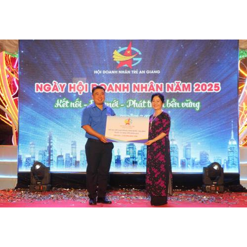 Tôn vinh & lan tỏa tinh thần khởi nghiệp