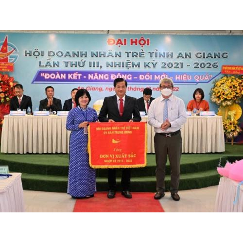 Ra mắt Ban Chấp hành Hội Doanh nhân trẻ An Giang khóa III